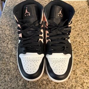 Air Jordan 1 Mid 'Crimson Tint' size 8.5